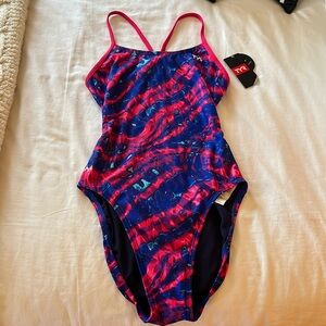 TYR Ablaze Cutoutfit Size 32